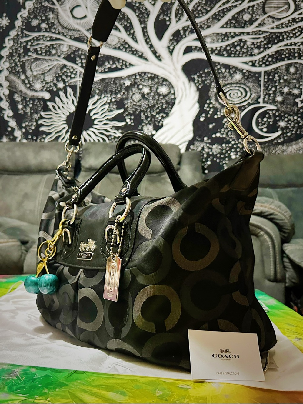 Vintage Coach soho shoulder Bag Black Signature Satchel with Green Cherry Charm - Picture 14 of 17